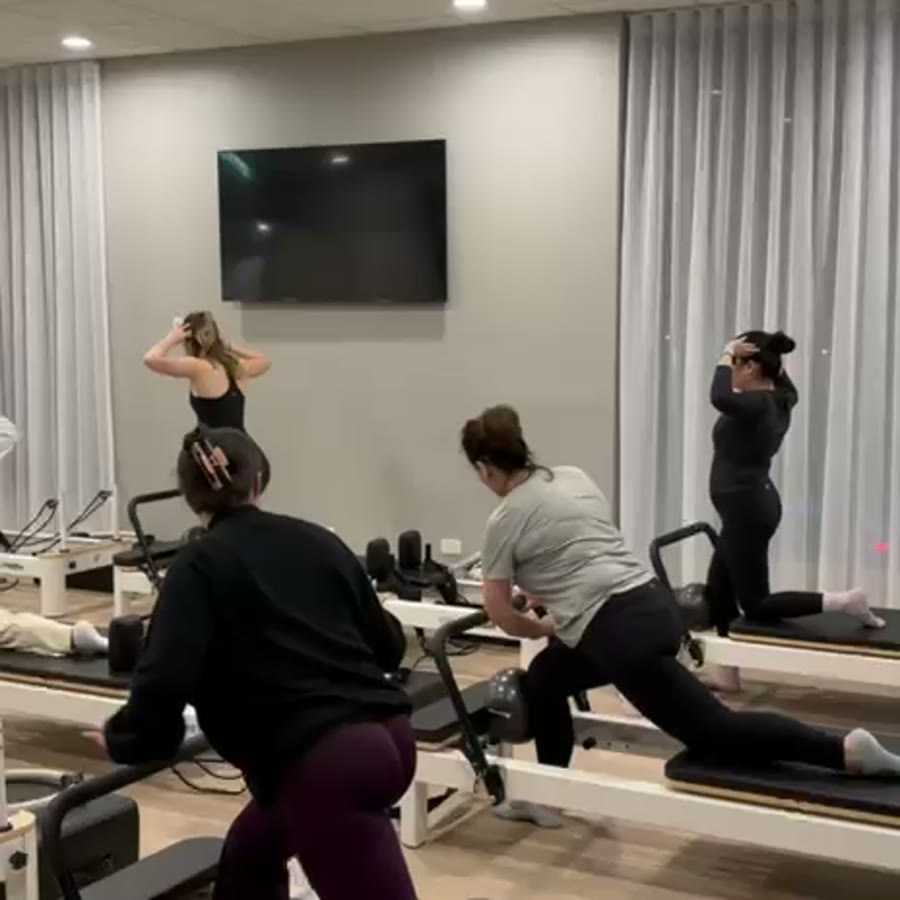 Sculpt reformer Pilates class
